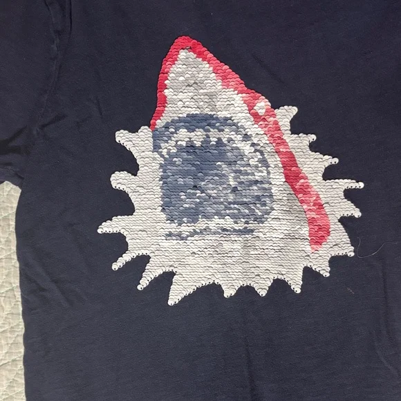 GAP Dark Blue Tee with Shark Sequin Design - Picture 4 of 6